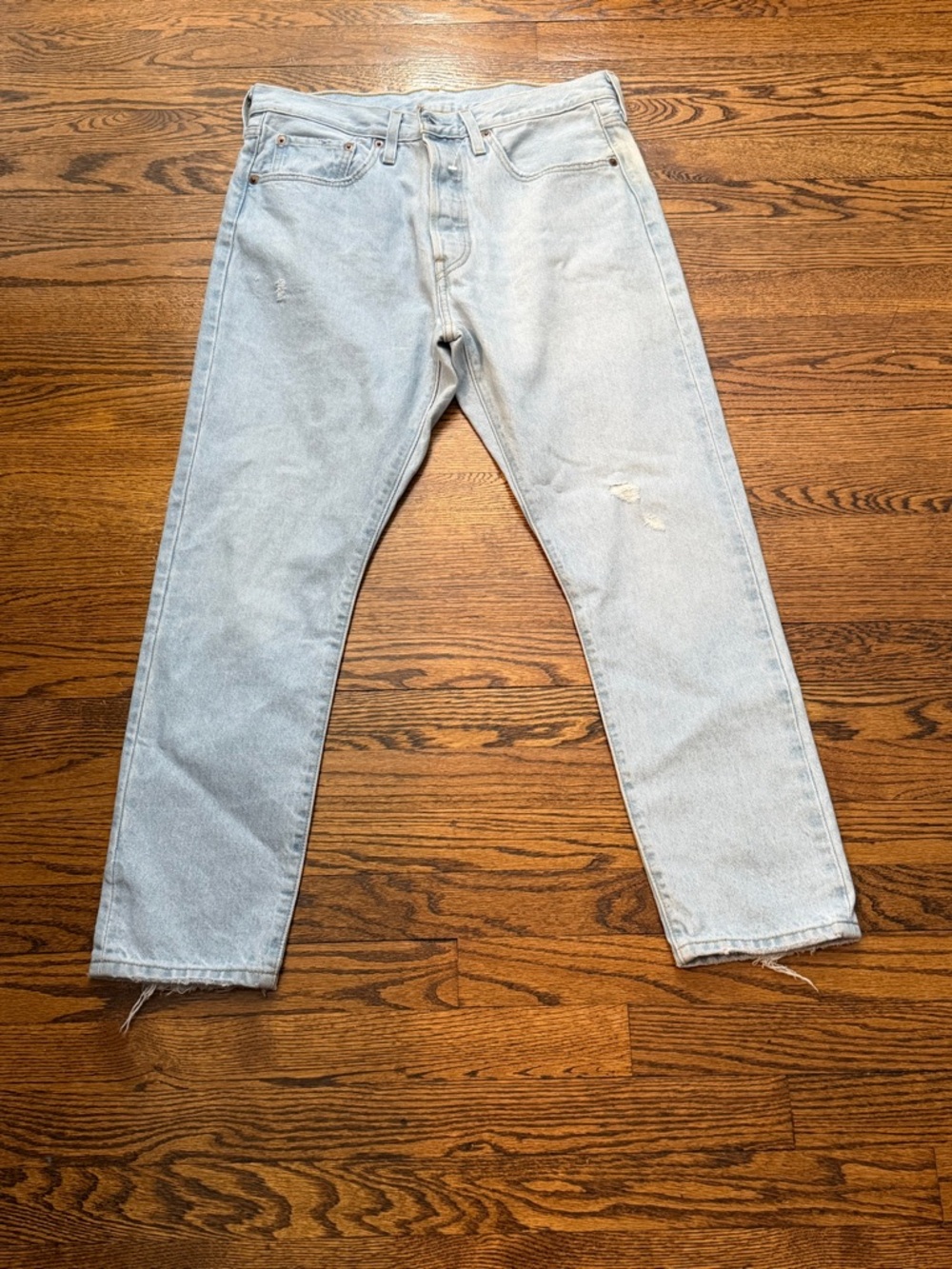 Levi's Women's Slim Straight Jeans in Light Wash Blue